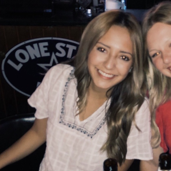 Meet your Posher, Alexis - Picture 1 of 1